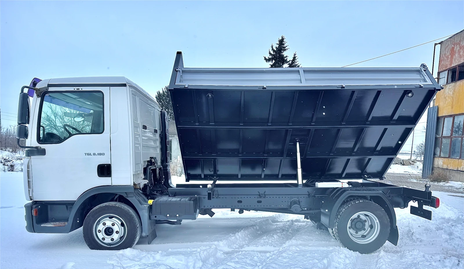 Man Tgl Тристранен Самосвал - изображение 8