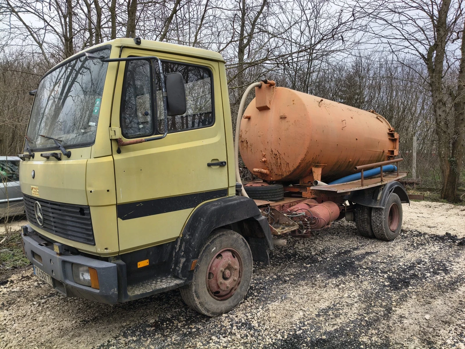 Mercedes-Benz 814 ЦИСТЕРНА ШАХТИ ВАКУМ, снимка 2 - Камиони - 53959904