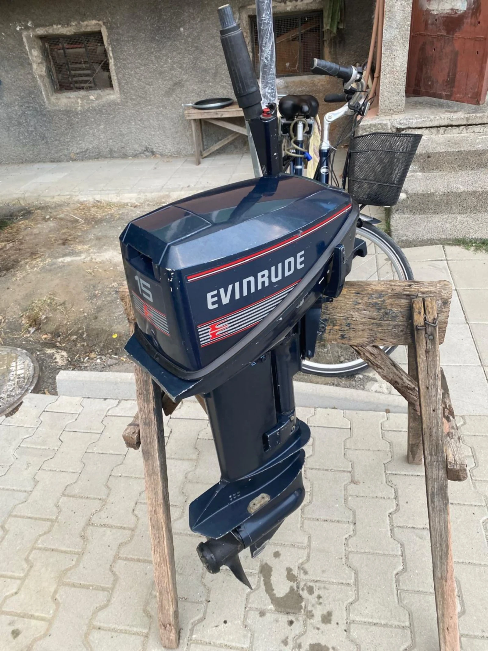   Evinrude 15 | Mobile.bg   1