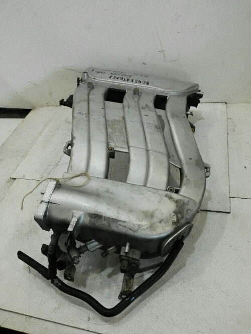 Всмукателен колектор Фолксваген Бора 2.3Б