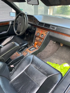 Mercedes-Benz 124 2.3, снимка 8