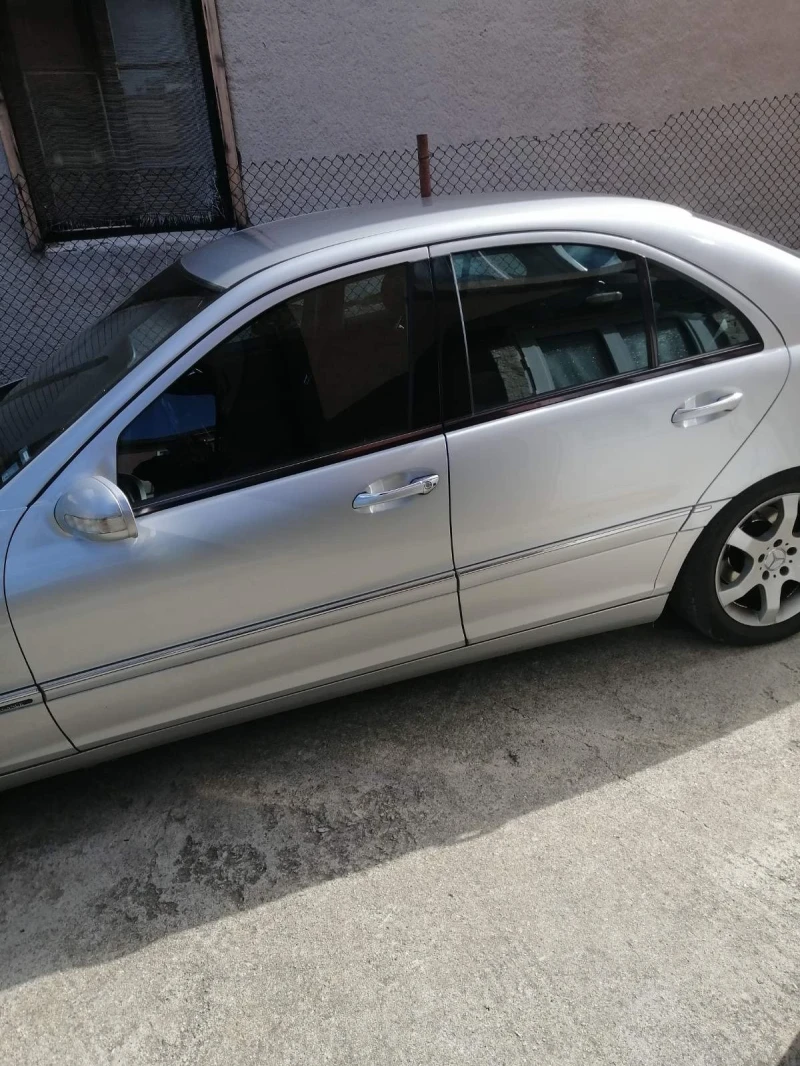 Mercedes-Benz C 180, снимка 5 - Автомобили и джипове - 48550729