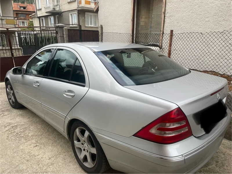 Mercedes-Benz C 180, снимка 3 - Автомобили и джипове - 48550729