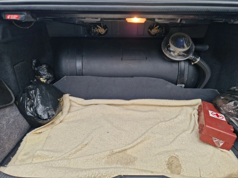 Mercedes-Benz C 200 kompressor, снимка 4 - Автомобили и джипове - 52864900