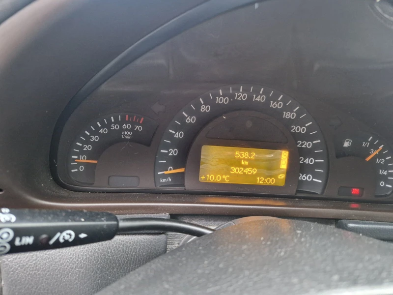 Mercedes-Benz C 200 kompressor, снимка 6 - Автомобили и джипове - 52864900