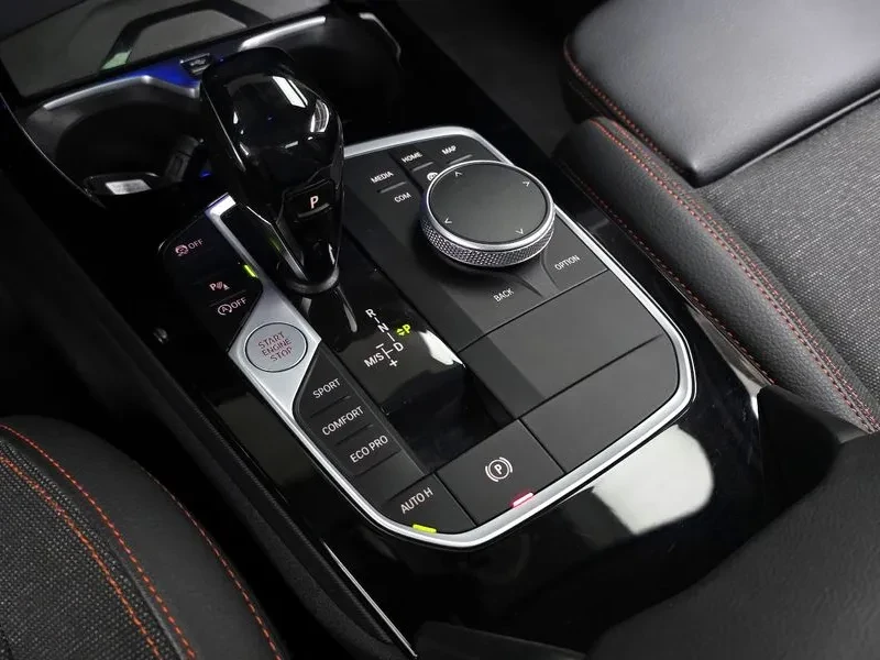 BMW 118 D Sports, снимка 9 - Автомобили и джипове - 56162243