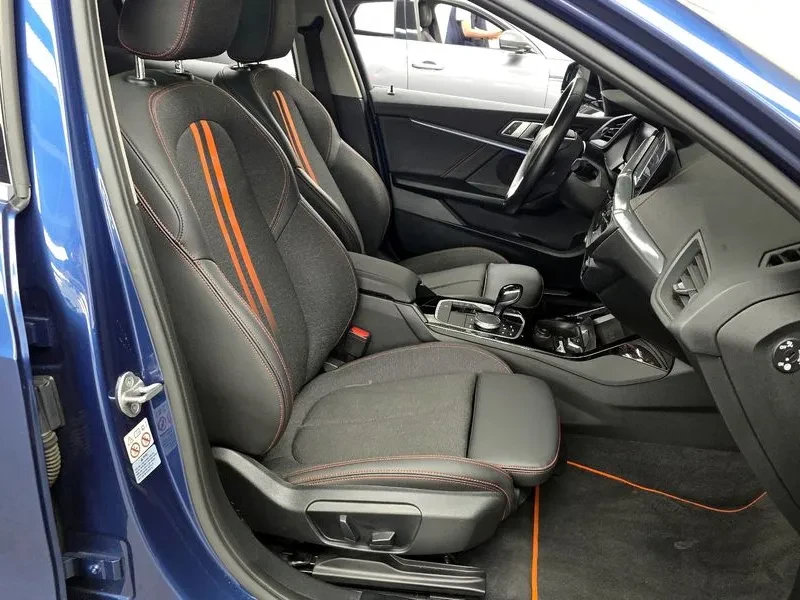 BMW 118 D Sports, снимка 11 - Автомобили и джипове - 56162243