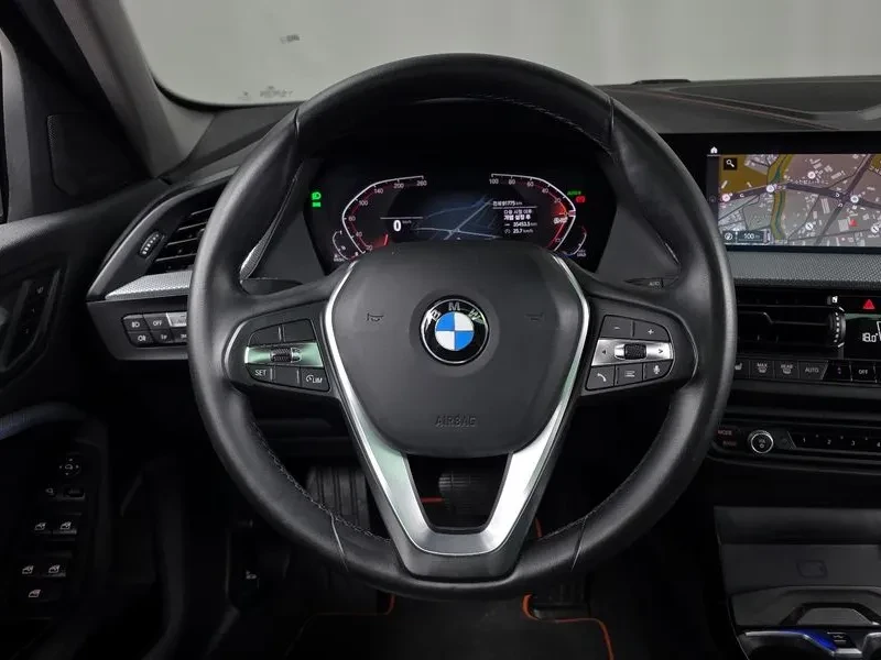 BMW 118 D Sports, снимка 13 - Автомобили и джипове - 56162243