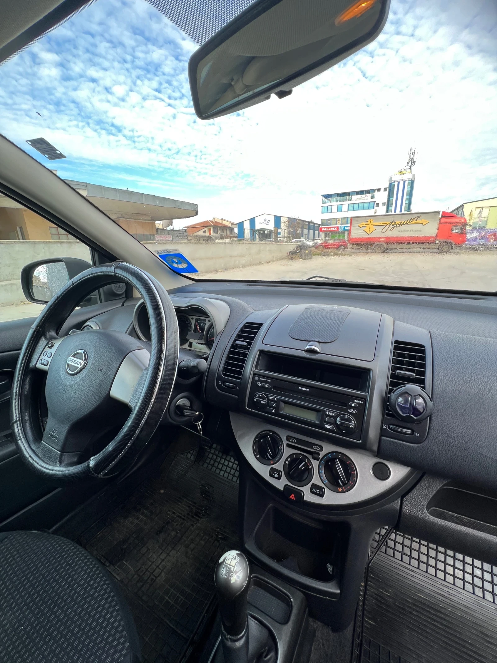 Nissan Note 1.4 - изображение 9