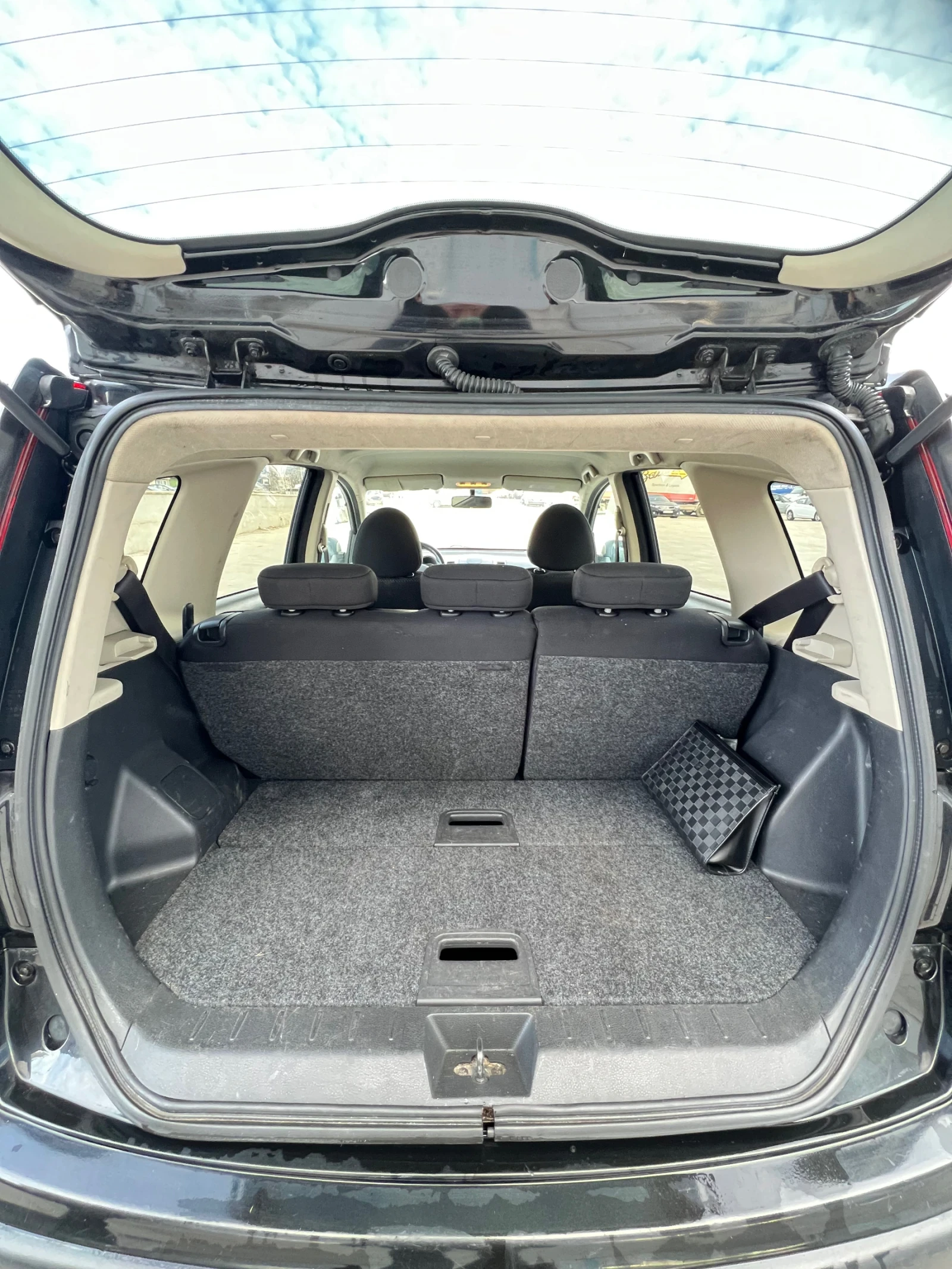 Nissan Note 1.4 - изображение 8