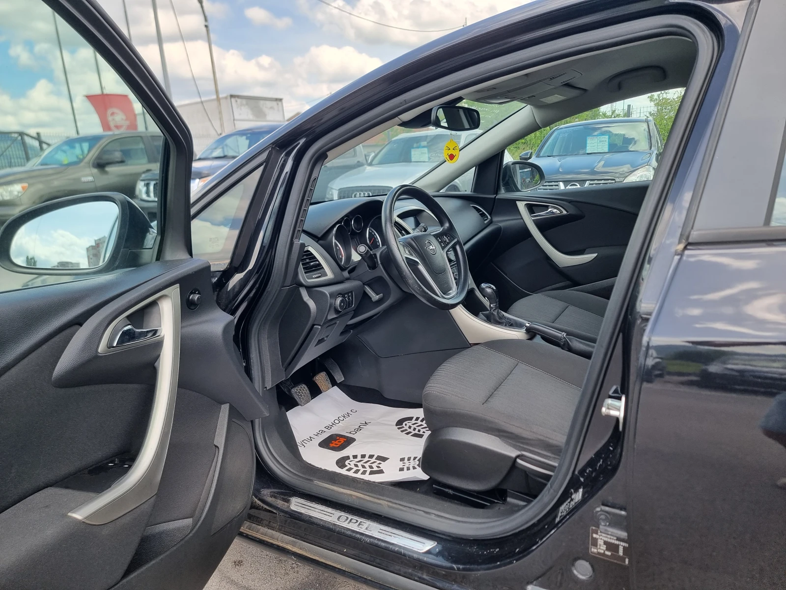 Opel Astra 1.7CTDI , снимка 9 - Автомобили и джипове - 49728617