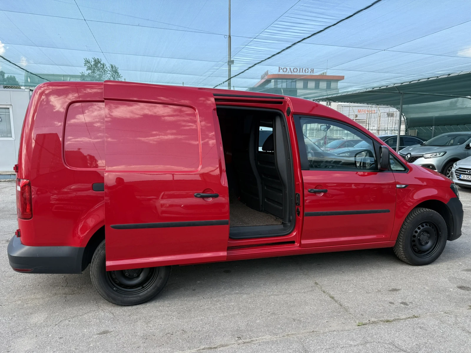 VW Caddy 2.0 TDI Maxi Euro 6 - изображение 10