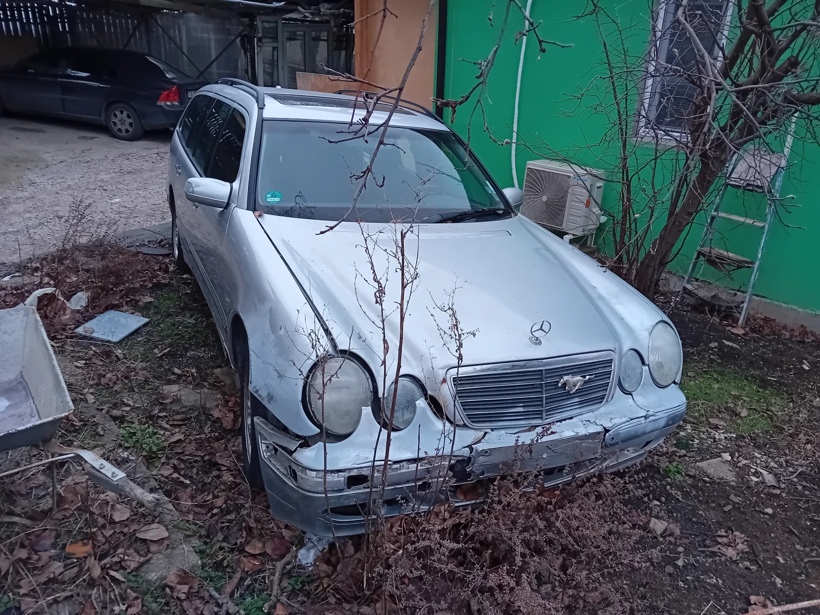 Mercedes-Benz E 240  - изображение 8