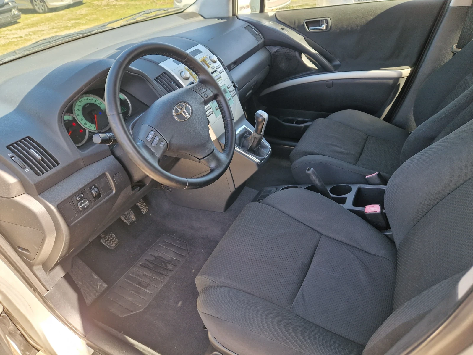 Toyota Corolla verso 2.0D4D, 115кс.05г.Италия, снимка 8 - Автомобили и джипове - 53659705