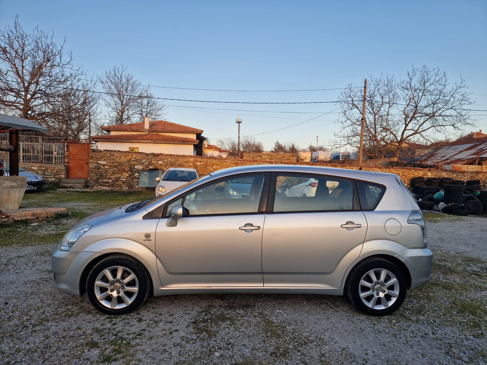 Toyota Corolla verso 2.0D4D, 115кс.05г.Италия, снимка 2 - Автомобили и джипове - 53659705