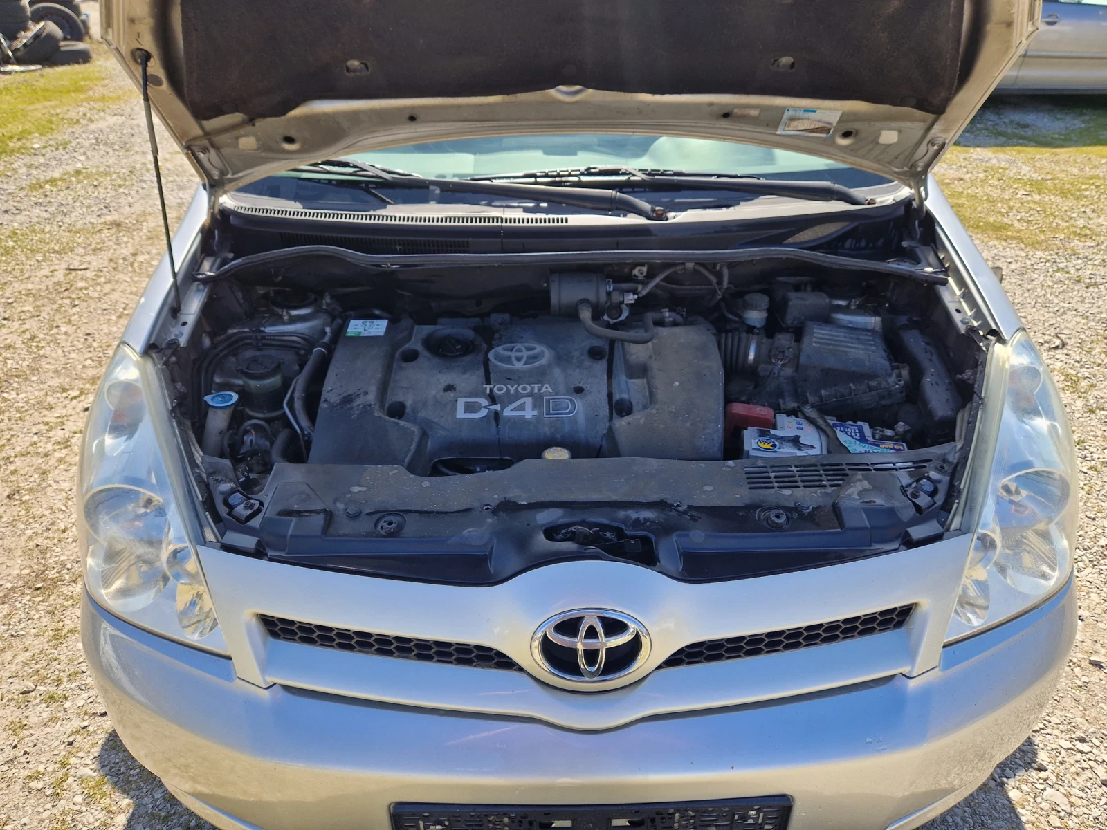 Toyota Corolla verso 2.0D4D, 115кс.05г.Италия, снимка 15 - Автомобили и джипове - 53659705