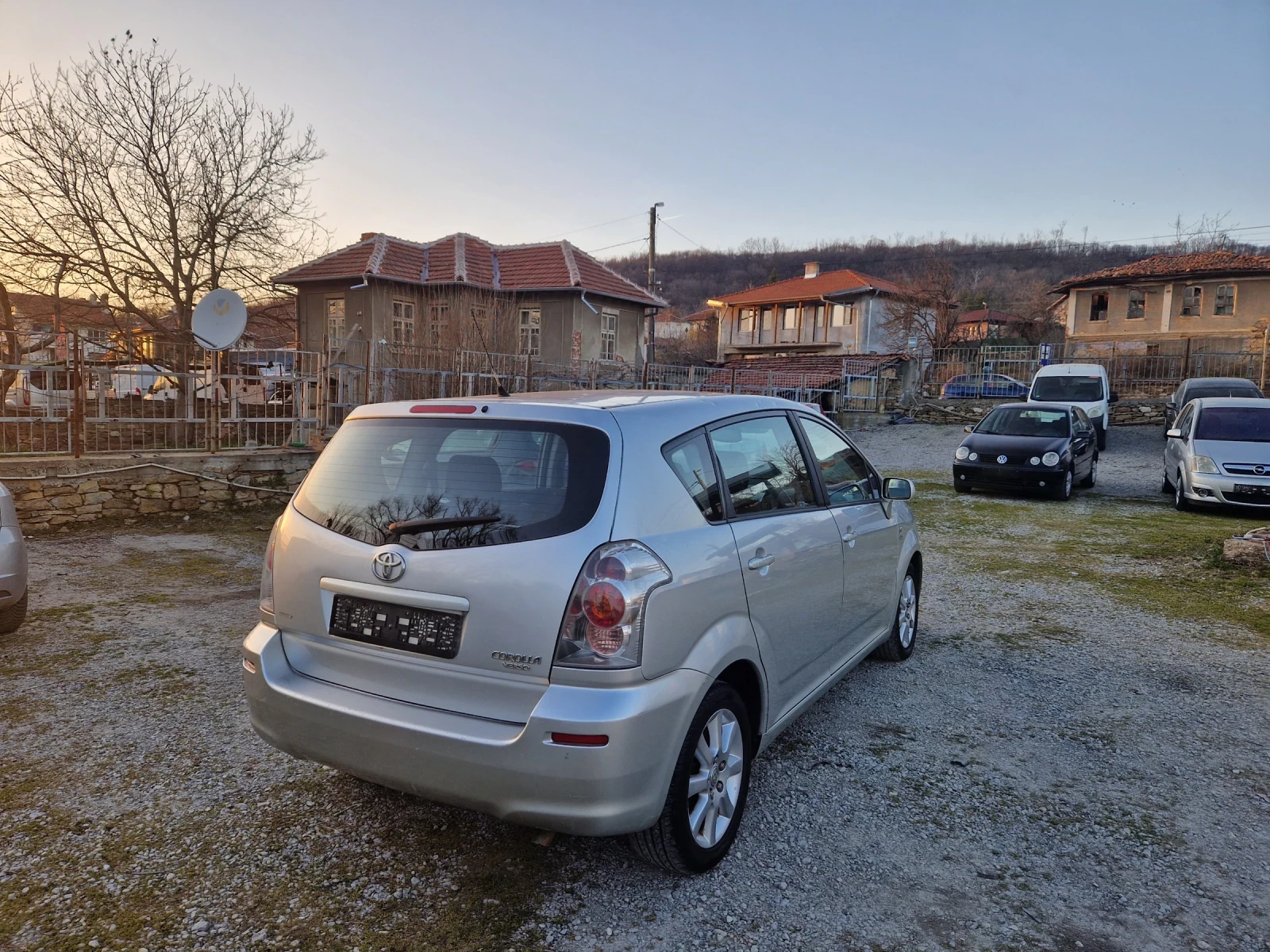 Toyota Corolla verso 2.0D4D, 115кс.05г.Италия, снимка 5 - Автомобили и джипове - 53659705