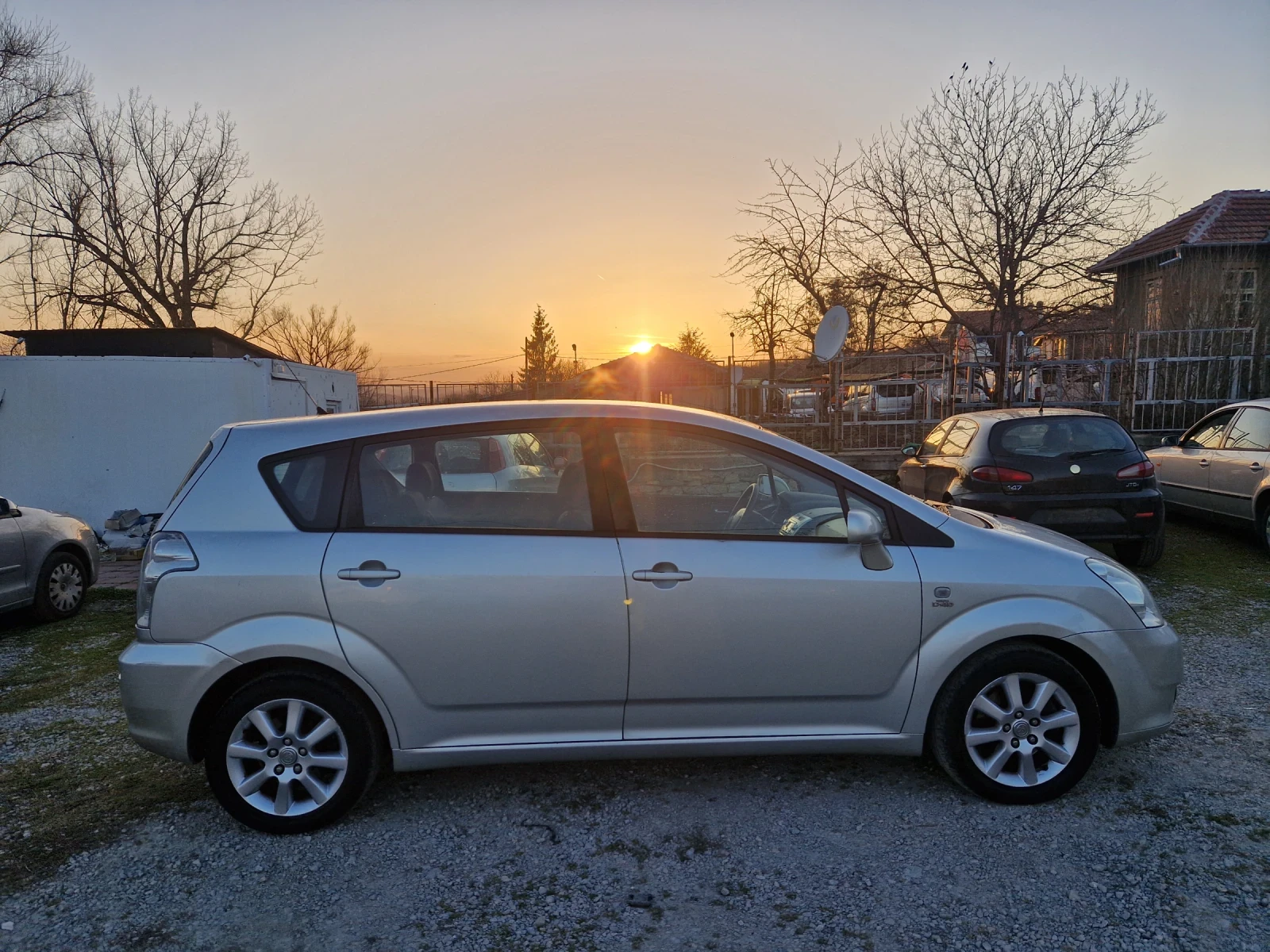 Toyota Corolla verso 2.0D4D, 115кс.05г.Италия, снимка 6 - Автомобили и джипове - 53659705