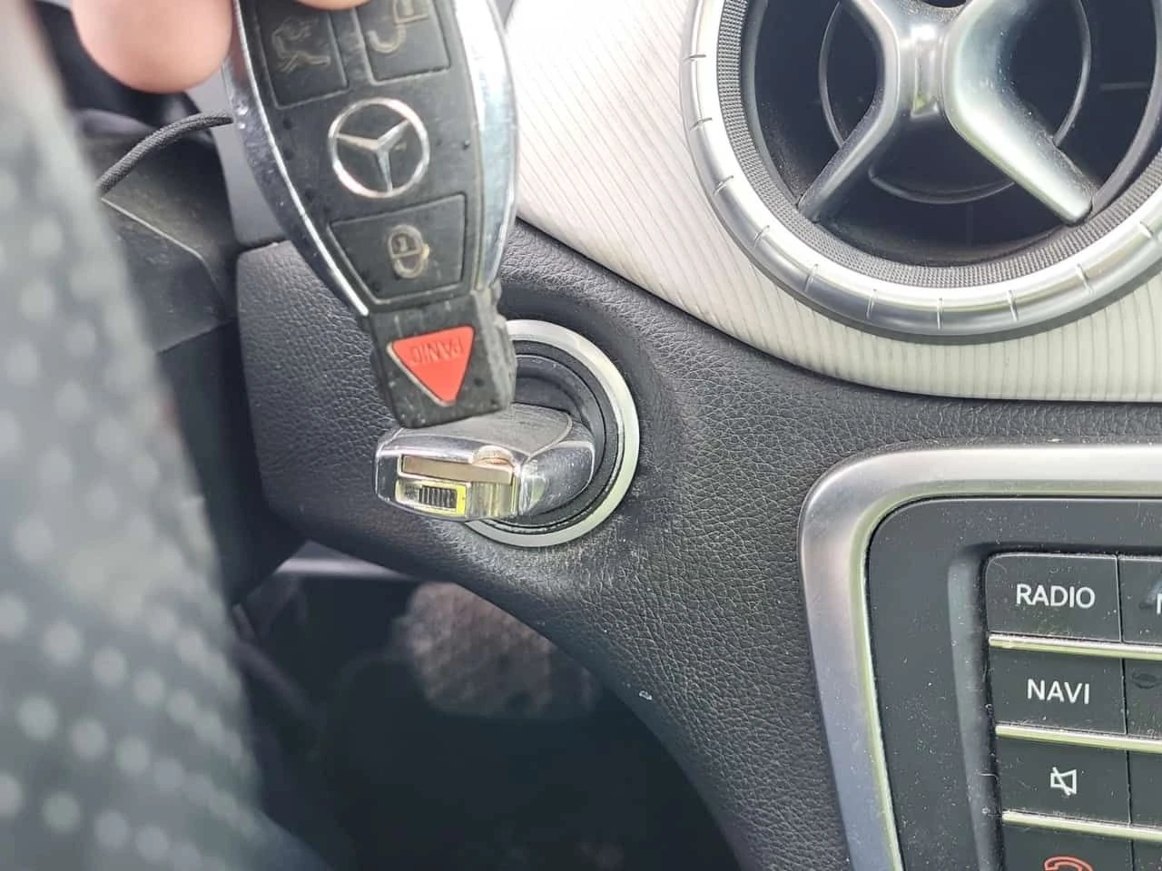 Mercedes-Benz CLA 250 * 2 КЛЮЧА* ПОДГРЕВ* NAVI* , снимка 8 - Автомобили и джипове - 53732159