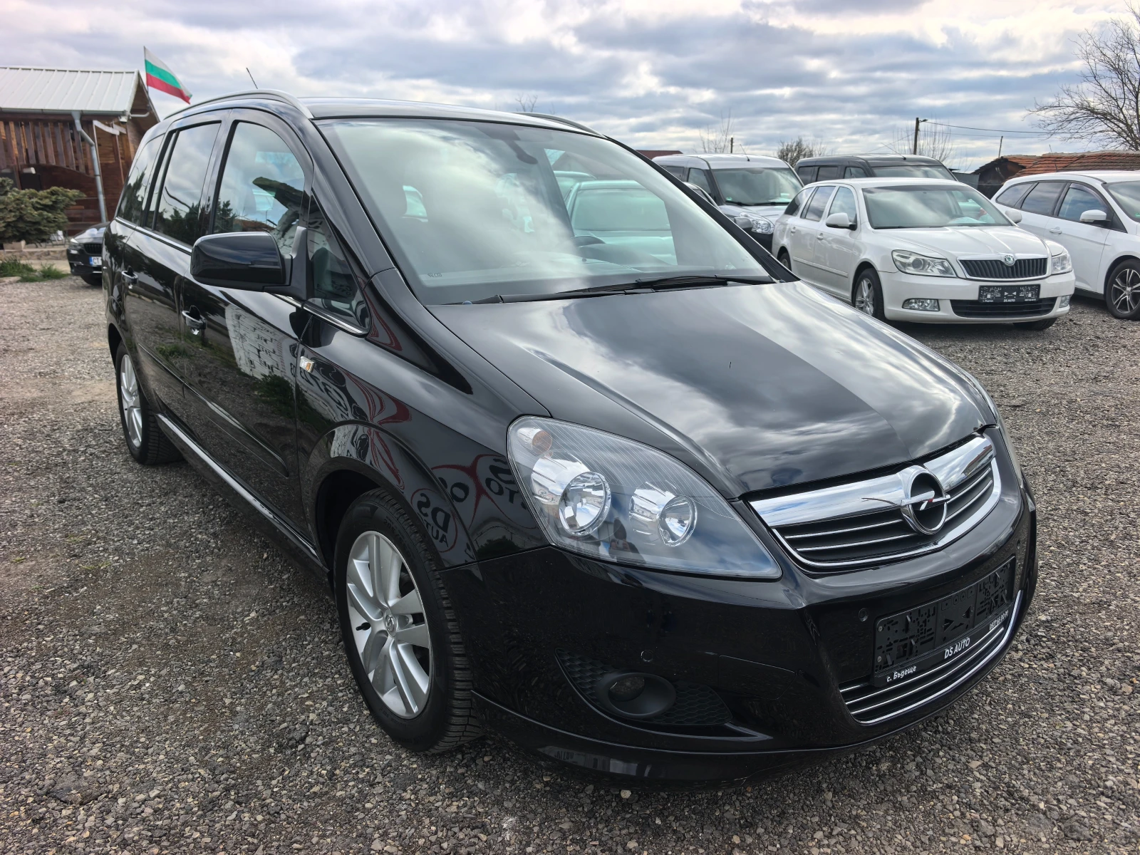 Opel Zafira 1.8i Facelift, снимка 7 - Автомобили и джипове - 53754536