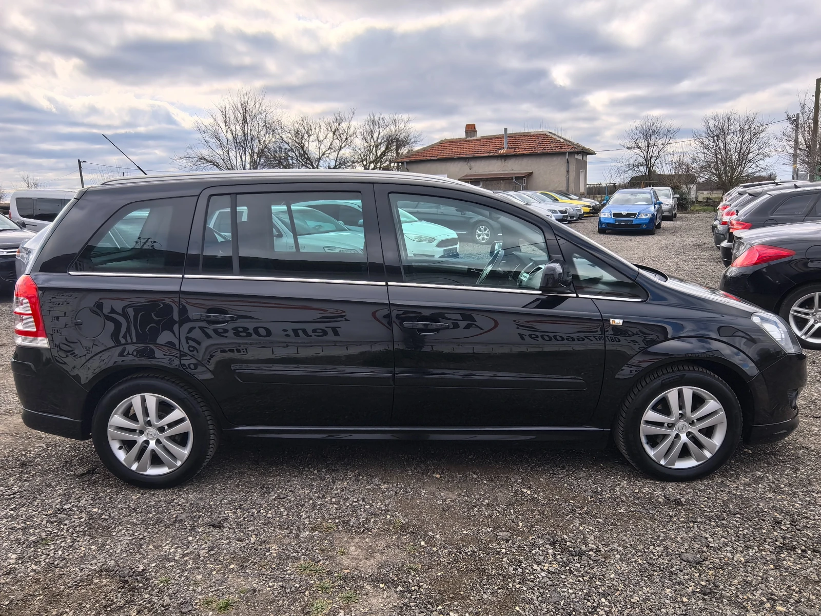 Opel Zafira 1.8i Facelift, снимка 6 - Автомобили и джипове - 53754536