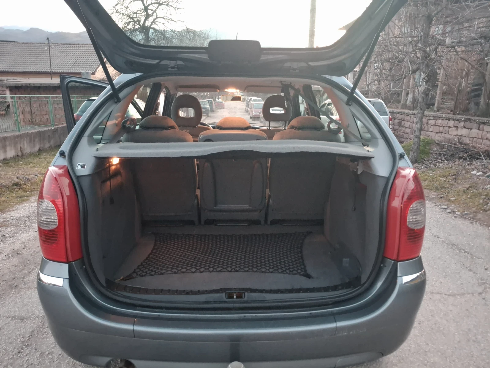 Citroen Xsara picasso 1.6hdi.Feis.klim.162000km, снимка 16 - Автомобили и джипове - 53830153