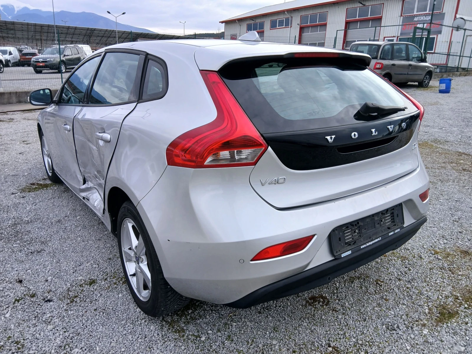 Volvo V40 2.0 d, снимка 4 - Автомобили и джипове - 53979428
