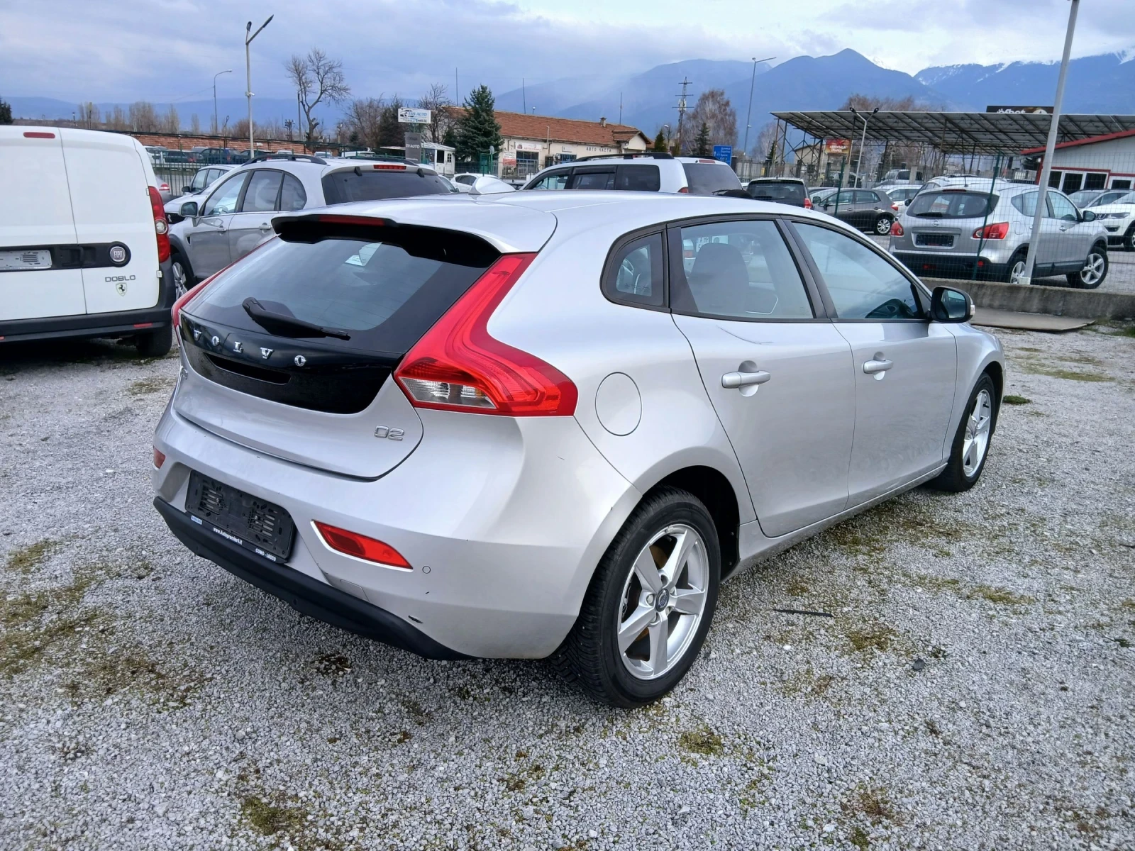 Volvo V40 2.0 d, снимка 5 - Автомобили и джипове - 53979428