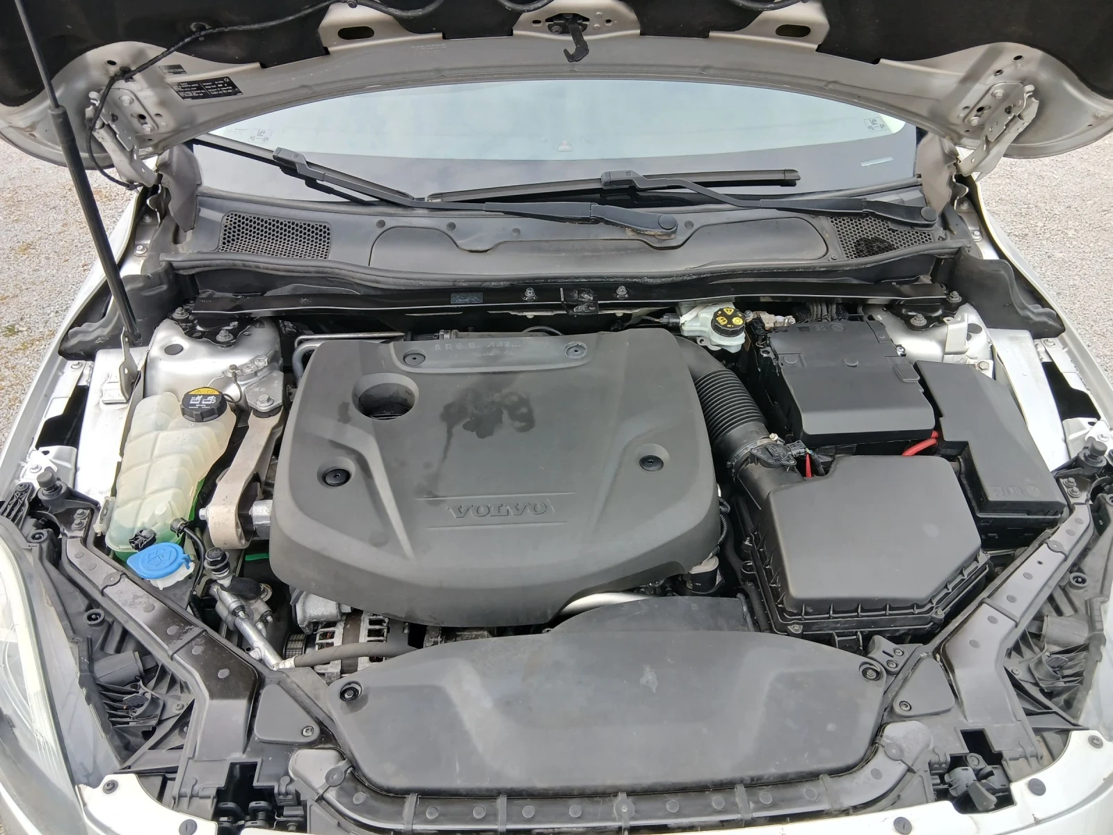 Volvo V40 2.0 d, снимка 15 - Автомобили и джипове - 53979428