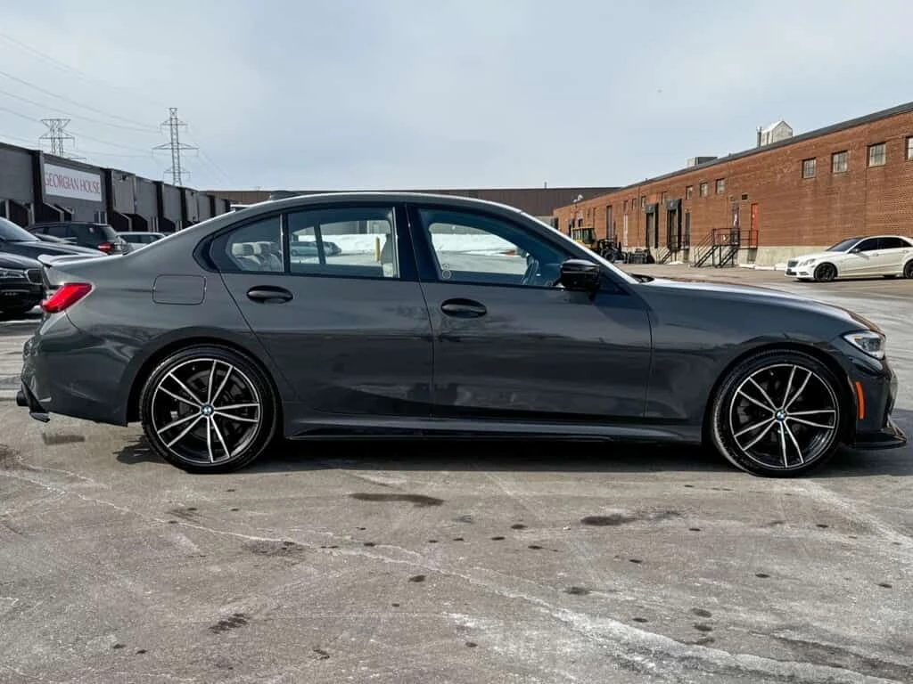 BMW 330 * Self driving/M package/Harmon Kardon/Dravit Grey, снимка 9 - Автомобили и джипове - 53986538