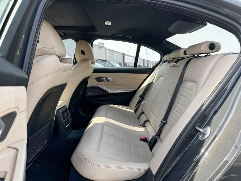 BMW 330 * Self driving/M package/Harmon Kardon/Dravit Grey, снимка 15 - Автомобили и джипове - 53986538