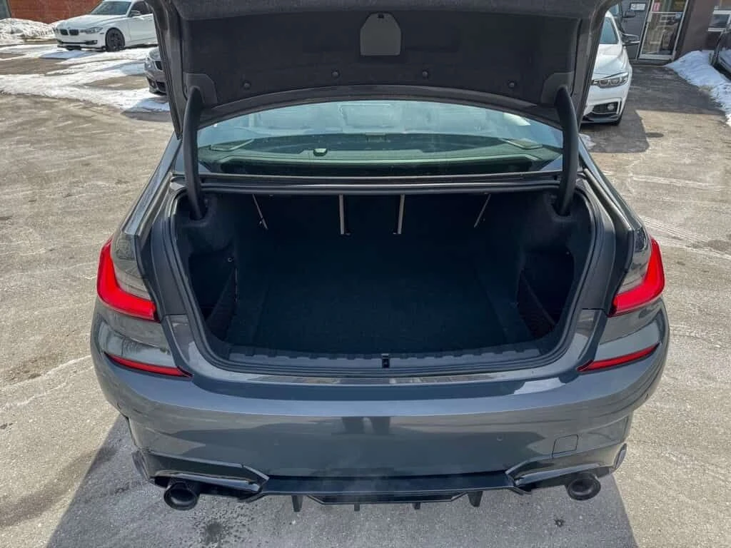 BMW 330 * Self driving/M package/Harmon Kardon/Dravit Grey, снимка 16 - Автомобили и джипове - 53986538