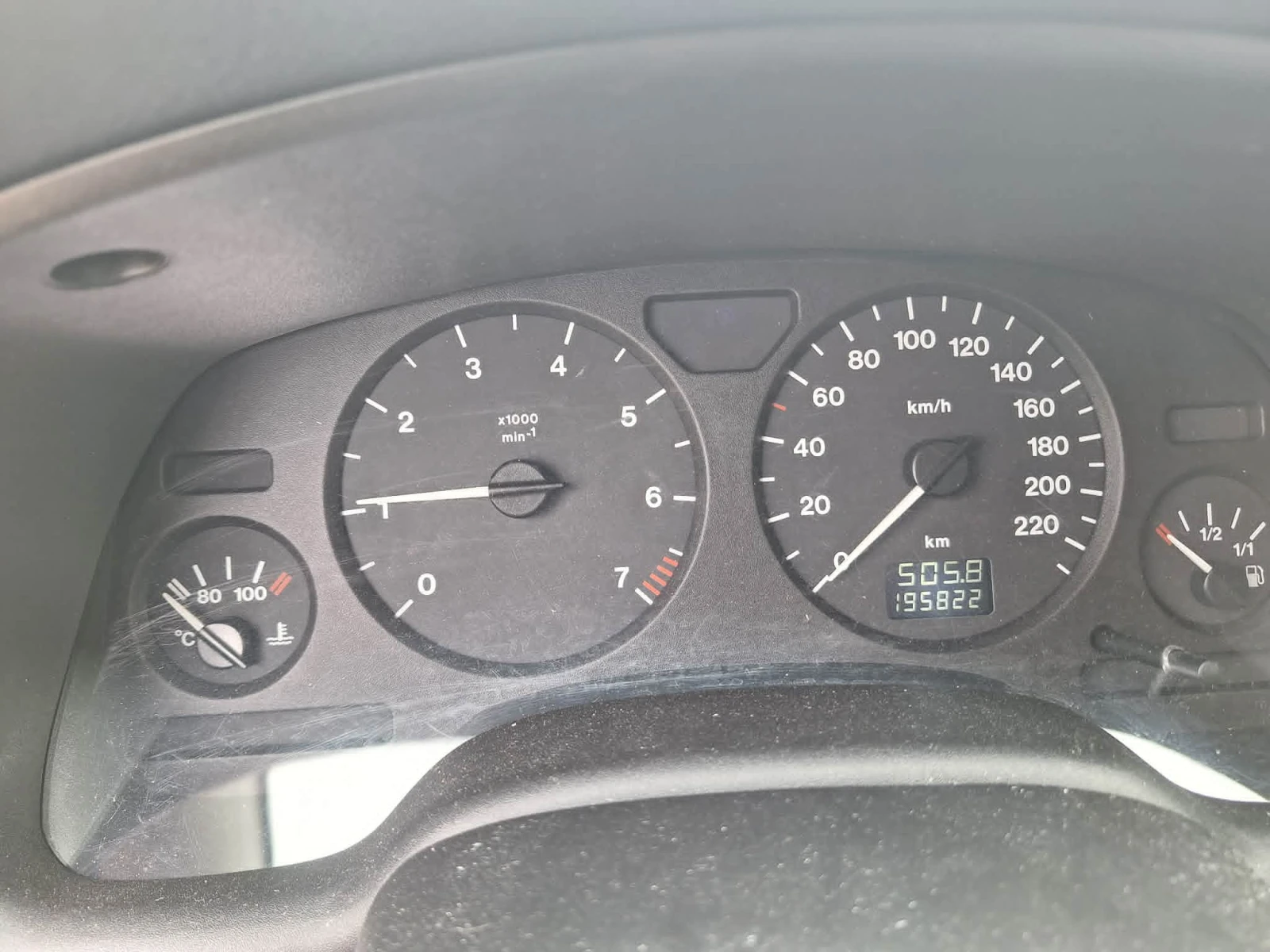 Opel Astra 1.6i klima, снимка 15 - Автомобили и джипове - 54458360