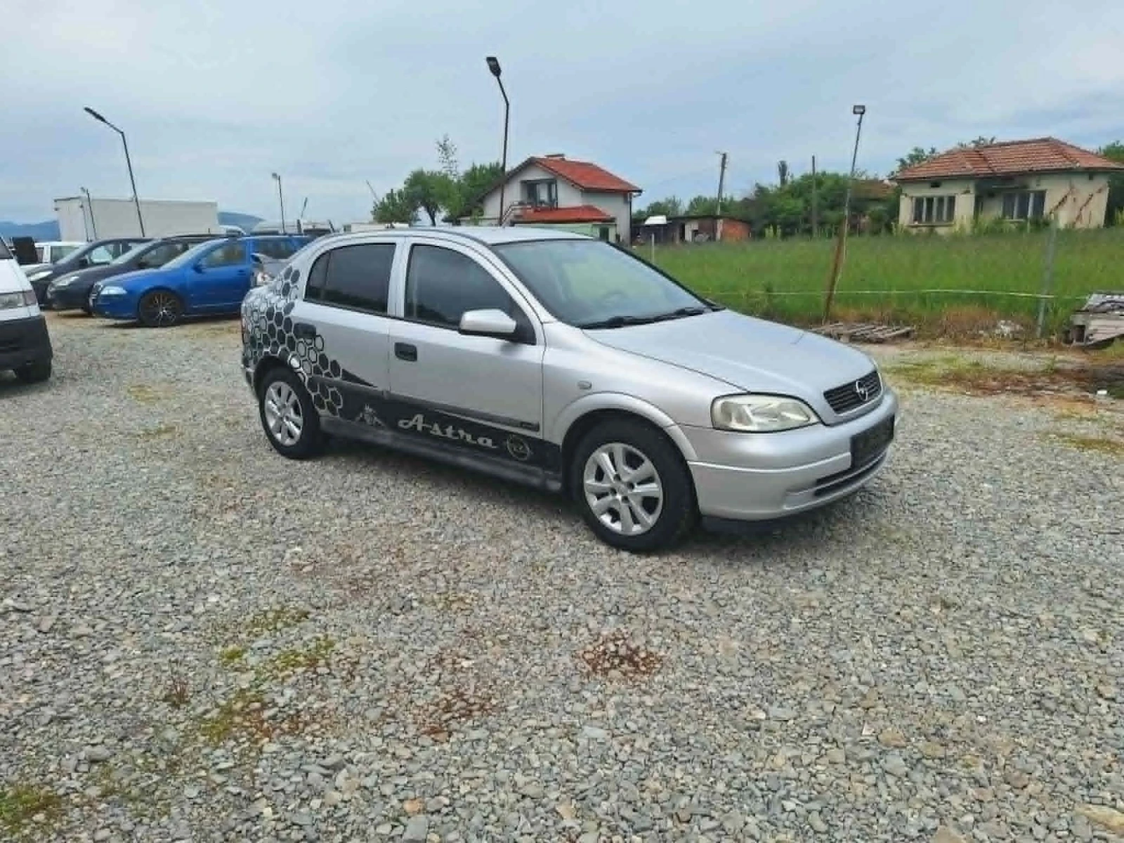 Opel Astra 1.6i klima, снимка 6 - Автомобили и джипове - 54458360