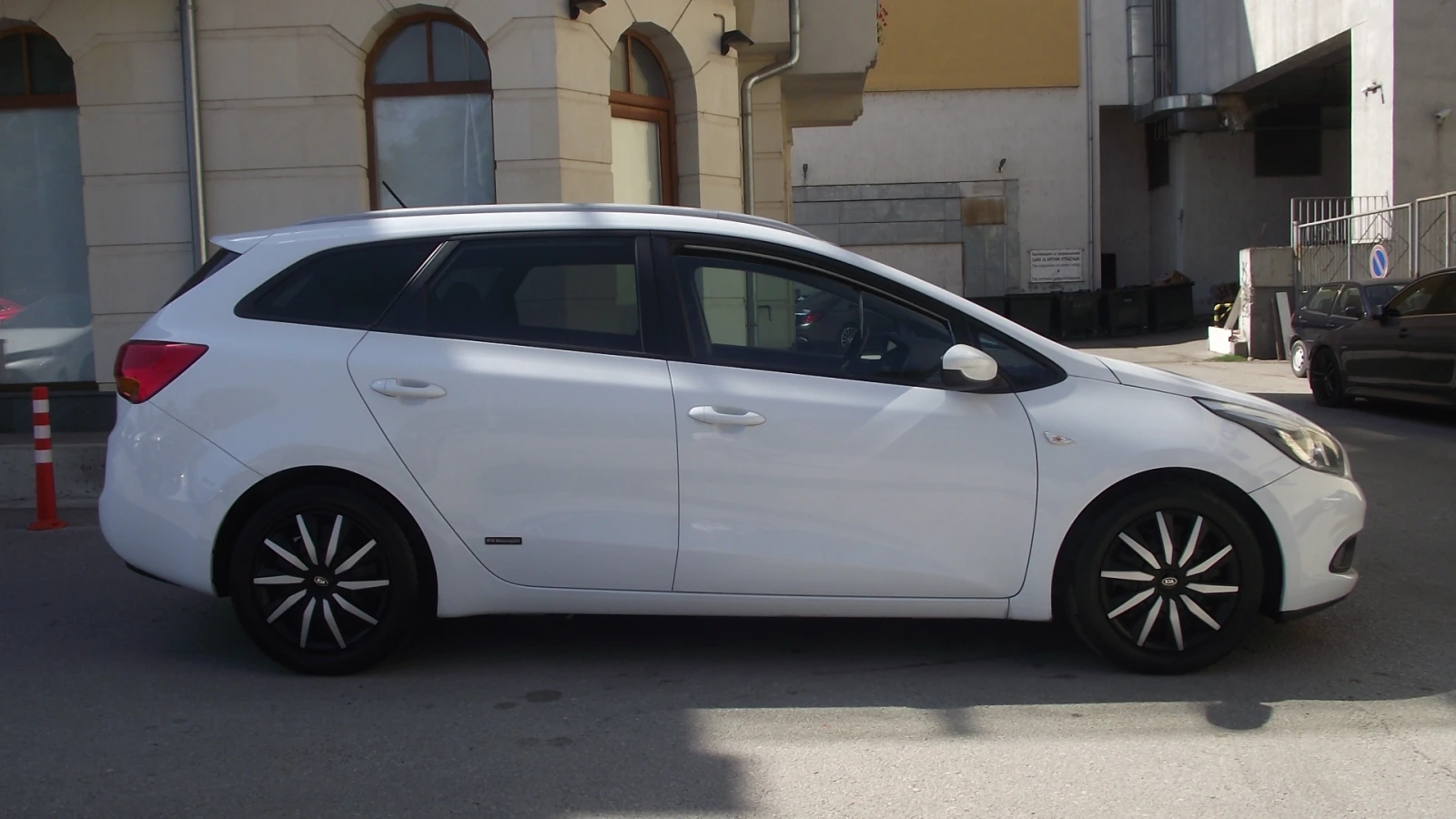 Kia Ceed 1.4.d.90.k.c.5.100 км.НОВА., снимка 2 - Автомобили и джипове - 55184483
