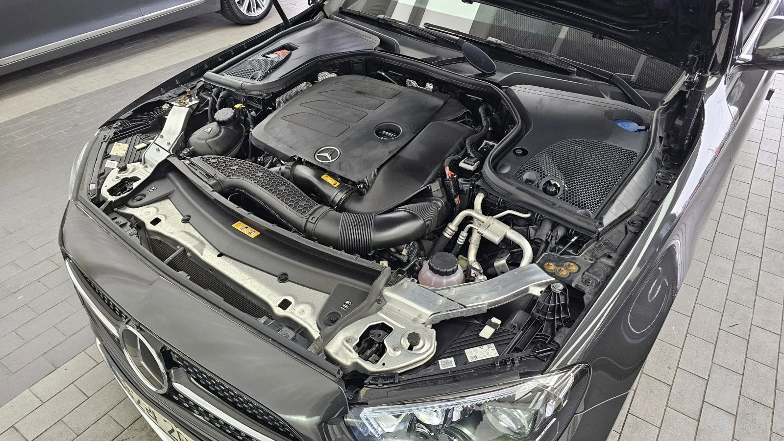 Mercedes-Benz E 350 4MATIC AMG Line Edition, снимка 6 - Автомобили и джипове - 55435277