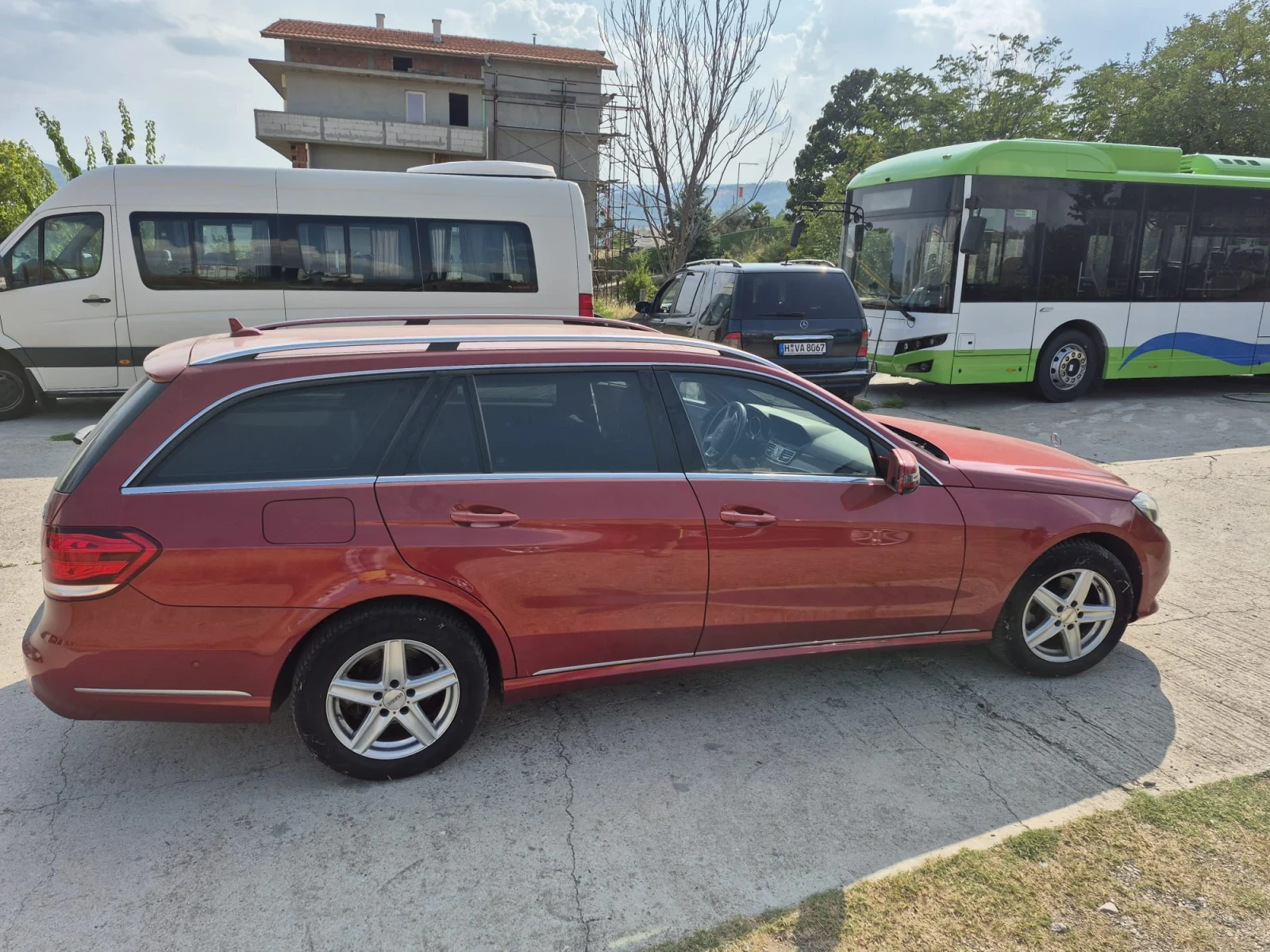 Mercedes-Benz E 220, снимка 3 - Автомобили и джипове - 55504841