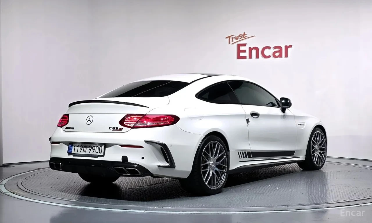 Mercedes-Benz C 63 AMG / COUPE / ФИКСИРАНА ЦЕНА ДО БГ С ВСИЧКИ ТАКСИ /, снимка 2 - Автомобили и джипове - 56131084
