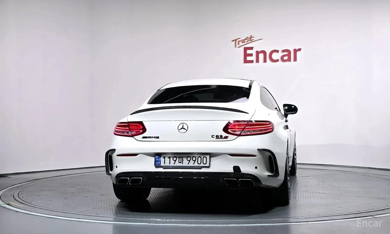 Mercedes-Benz C 63 AMG / COUPE / ФИКСИРАНА ЦЕНА ДО БГ С ВСИЧКИ ТАКСИ /, снимка 4 - Автомобили и джипове - 56131084