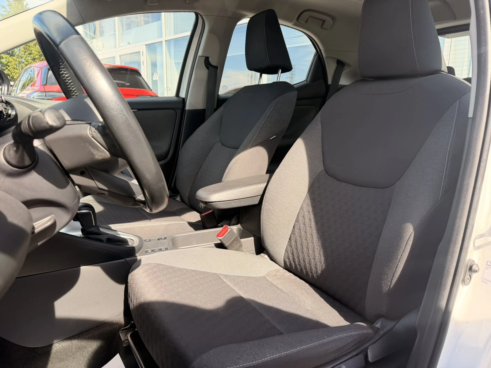 Toyota Yaris 1.5 Hybrid 116 к.с, снимка 15 - Автомобили и джипове - 56305105