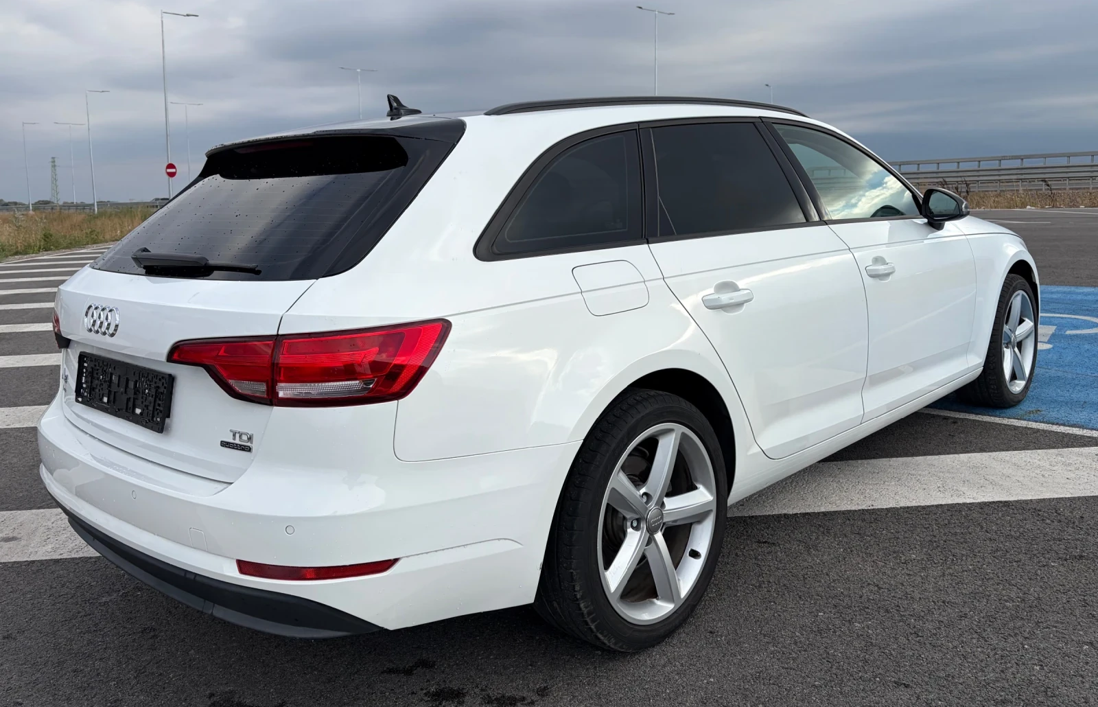 Audi A4 QUATTRO 2.0TDI , снимка 5 - Автомобили и джипове - 56555504