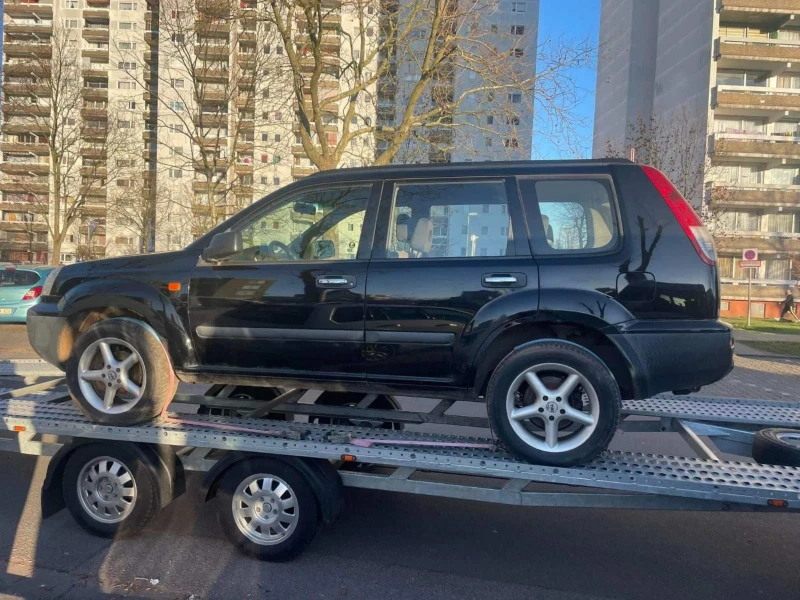 Nissan X-trail Блокирал мотор, снимка 1 - Автомобили и джипове - 48113010