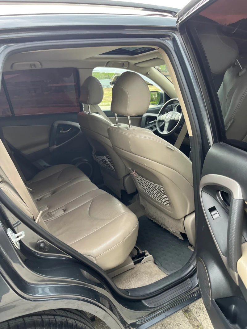 Toyota Rav4, снимка 11 - Автомобили и джипове - 52070490