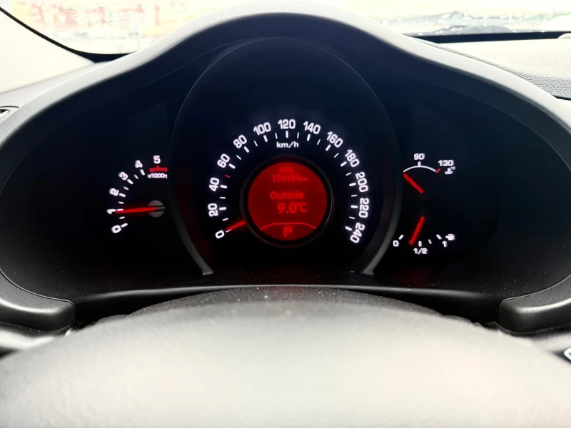 Kia Sportage 2.0CRDI-AWD Швейцария, снимка 14 - Автомобили и джипове - 52296675