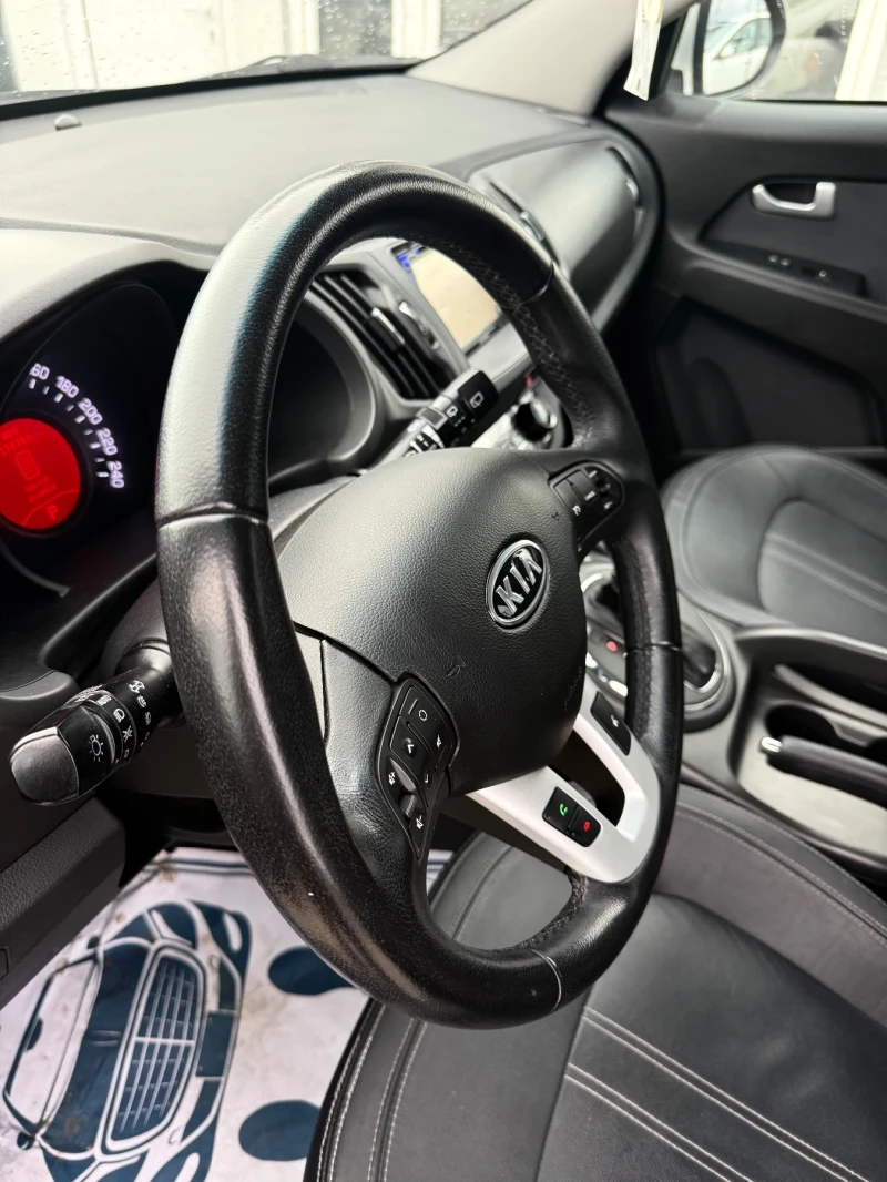 Kia Sportage 2.0CRDI-AWD Швейцария, снимка 9 - Автомобили и джипове - 52296675