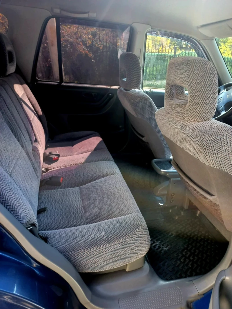 Honda Cr-v 2.0i, снимка 12 - Автомобили и джипове - 52592221