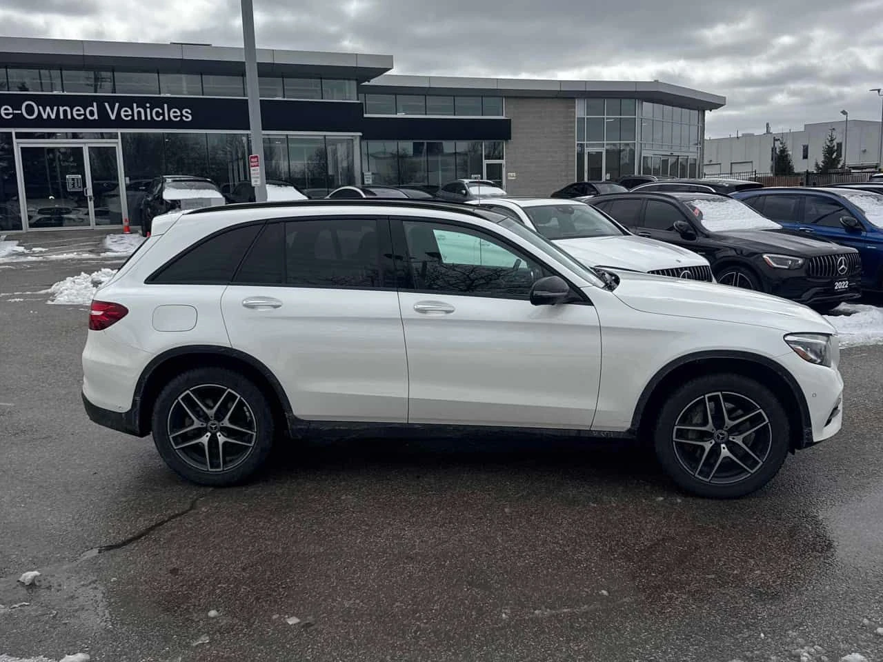 Mercedes-Benz GLC 300 * CARFAX * 360 * ПОДГРЕВИ * КАМЕРА, снимка 3 - Автомобили и джипове - 53840194