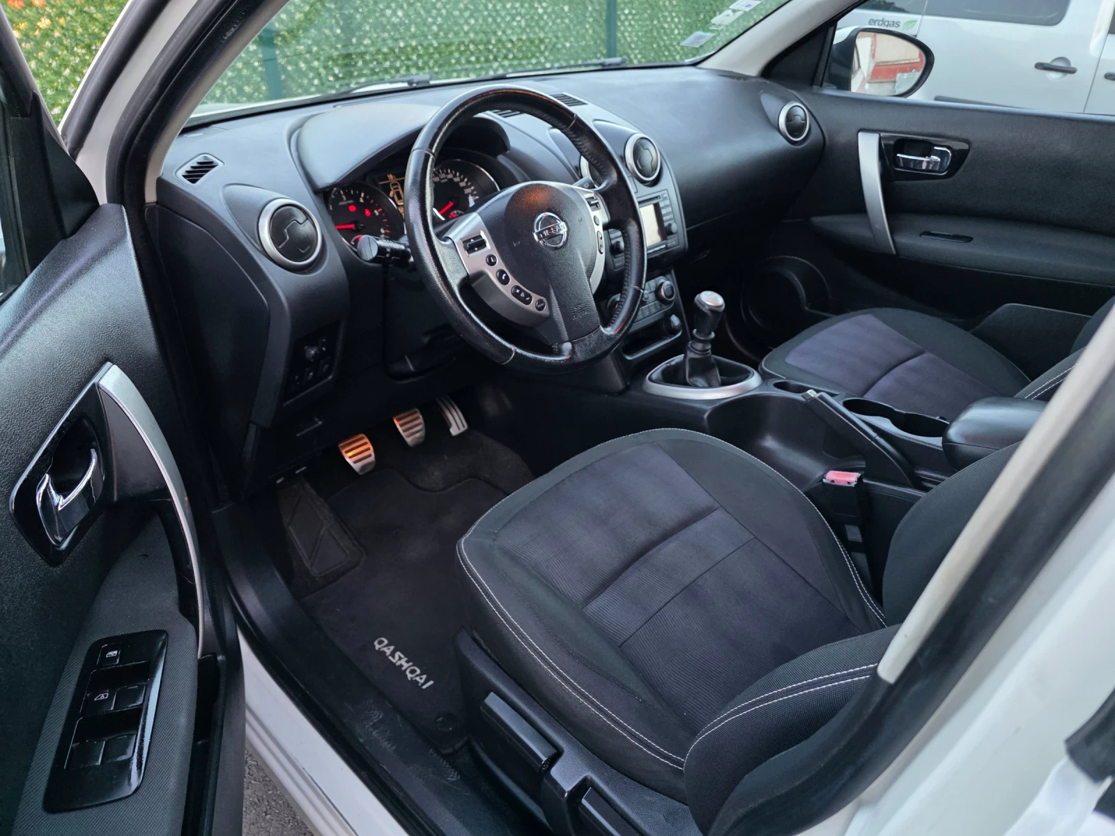 Nissan Qashqai Navi panorama , снимка 7 - Автомобили и джипове - 54160477