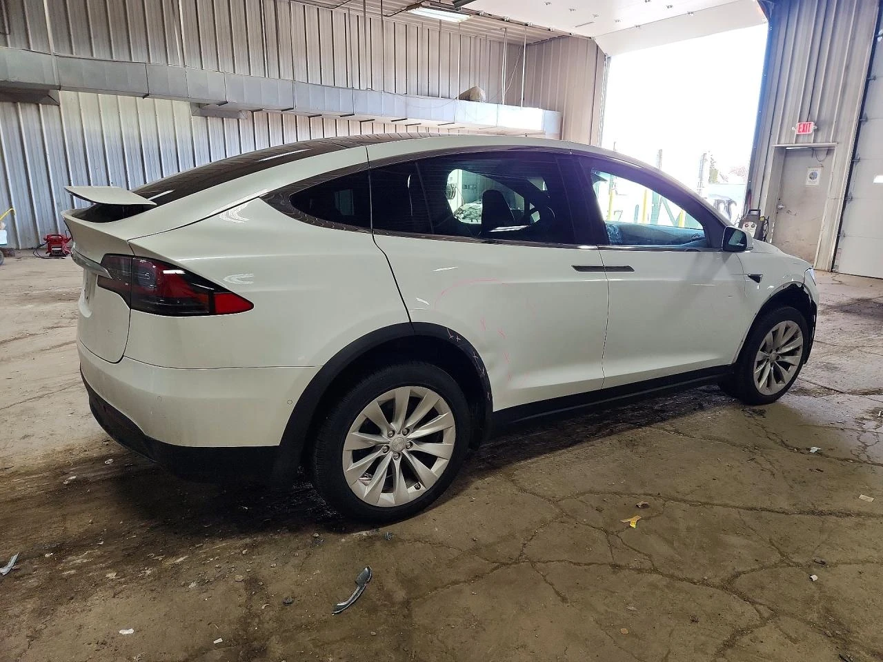 Tesla Model X 75D AWD, снимка 3 - Автомобили и джипове - 54169667