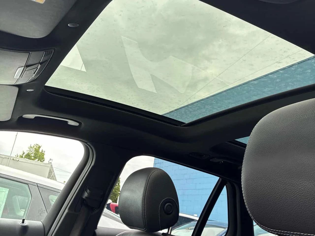 Mercedes-Benz GLC 300 4MATIC/360/ПАНОРАМА/ПОДГРЕВИ, снимка 13 - Автомобили и джипове - 54688284
